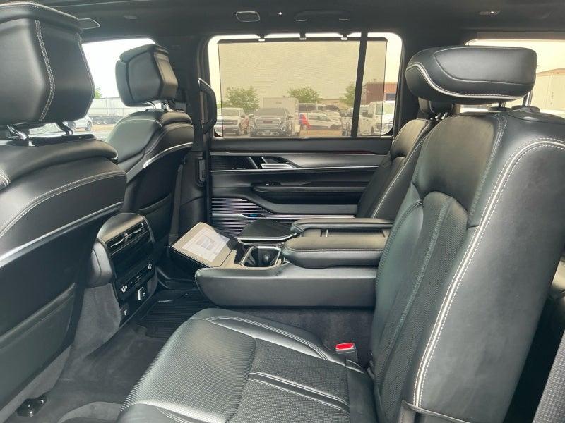 2023 Jeep Grand Wagoneer Series II Obsidian