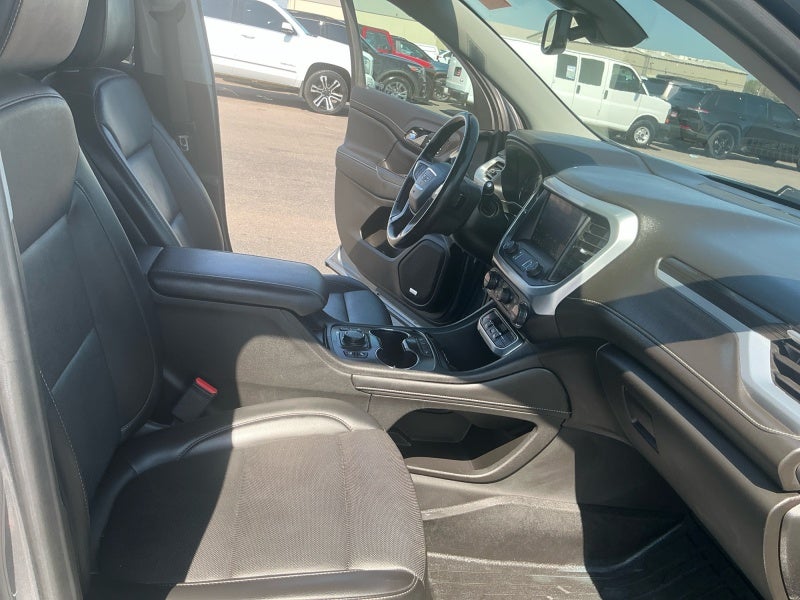 2021 GMC Acadia SLT