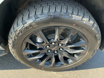 2024 GMC Yukon XL SLE