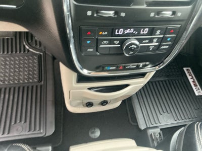 2014 Chrysler Town & Country Touring