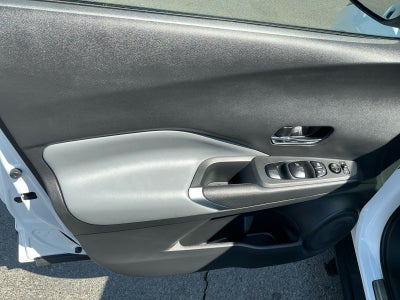 2021 Nissan Kicks SR