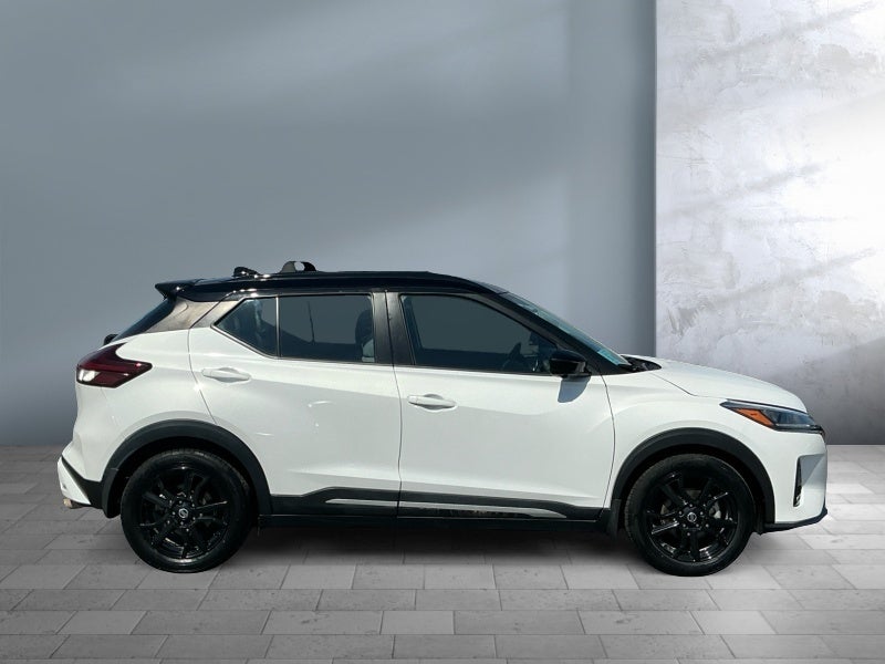 2021 Nissan Kicks SR