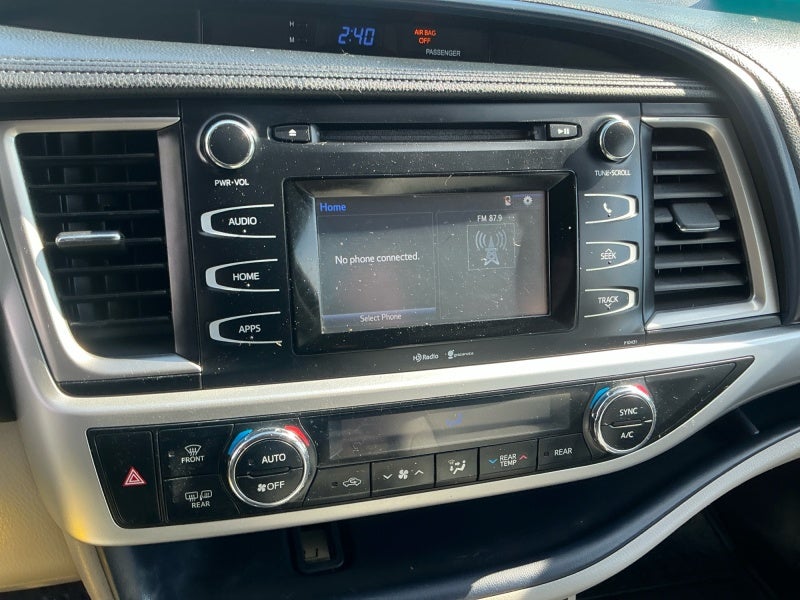 2015 Toyota Highlander LE
