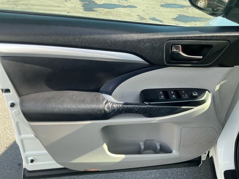 2015 Toyota Highlander LE