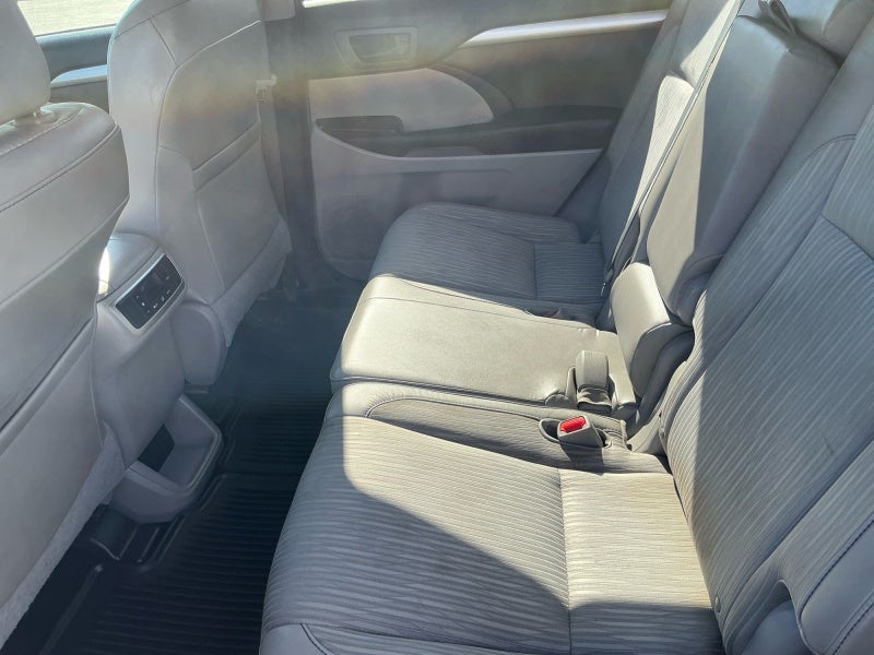 2015 Toyota Highlander LE
