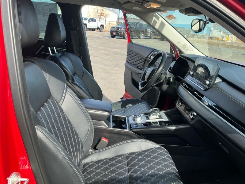 2023 Mitsubishi Outlander SEL