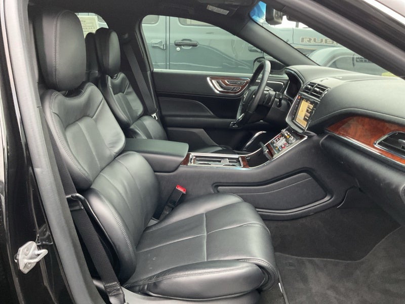 2019 Lincoln Continental Select