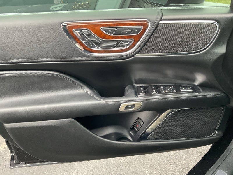 2019 Lincoln Continental Select