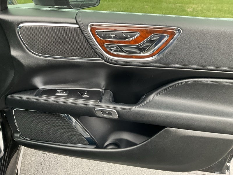 2019 Lincoln Continental Select