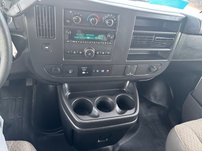 2025 Chevrolet Express Passenger 1LS