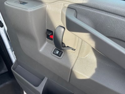2025 Chevrolet Express Passenger 1LS