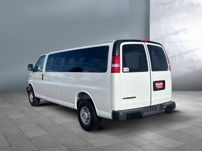 2025 Chevrolet Express Passenger 1LS