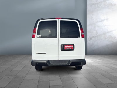 2025 Chevrolet Express Passenger 1LS