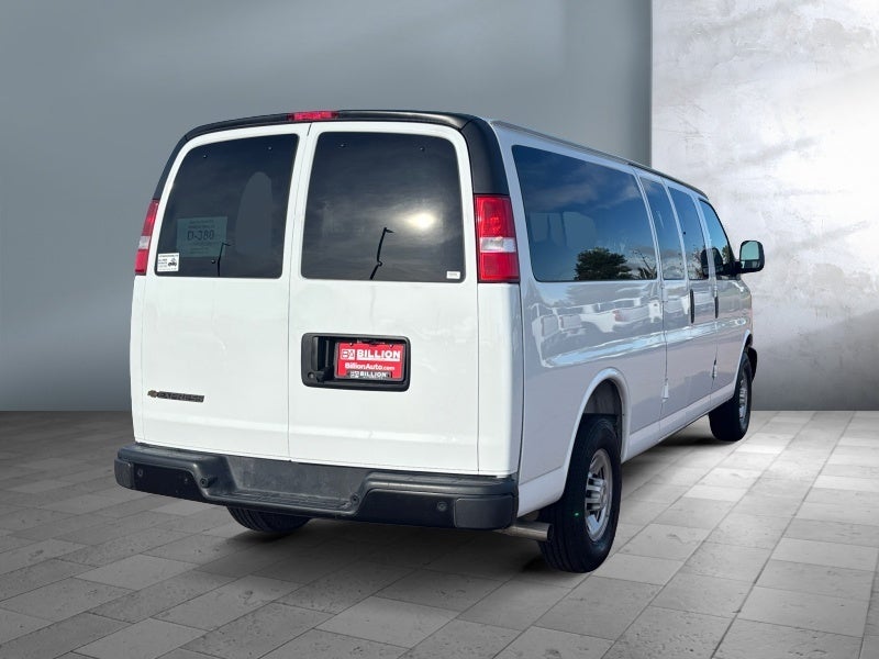 2025 Chevrolet Express Passenger 1LS