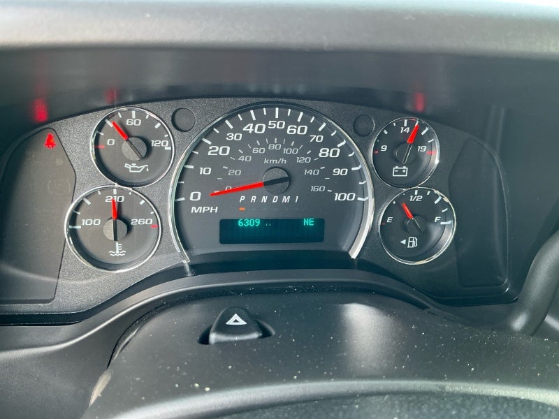 2025 Chevrolet Express Passenger 1LT