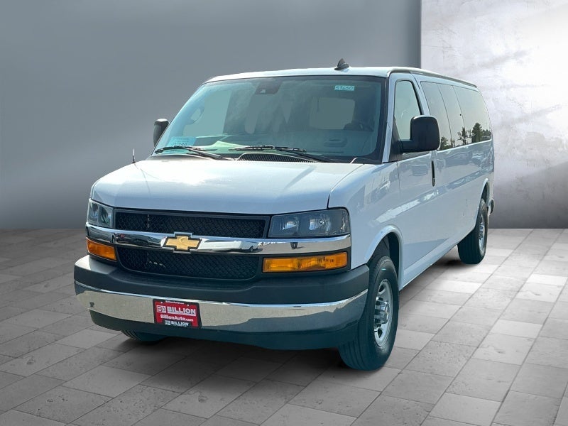 2025 Chevrolet Express Passenger 1LT