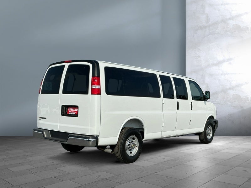 2025 Chevrolet Express Passenger 1LT