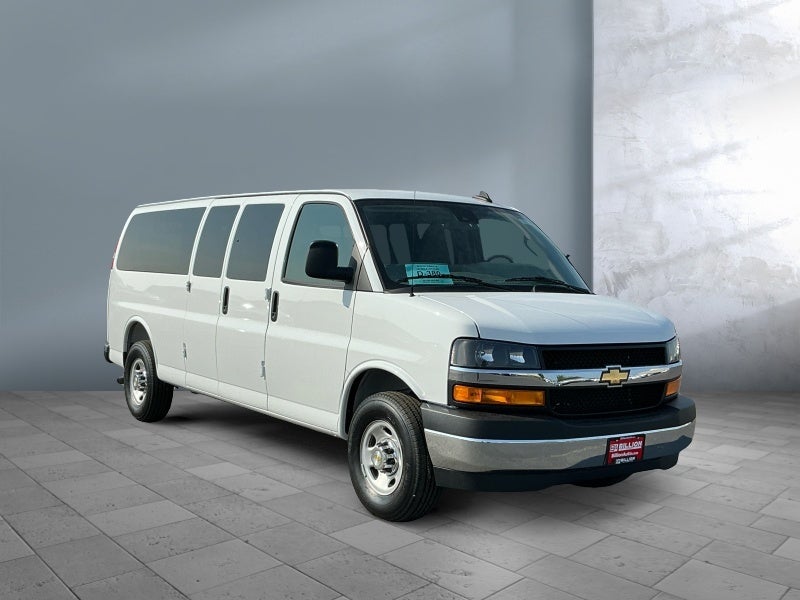 2025 Chevrolet Express Passenger 1LT