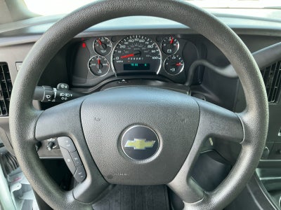 2025 Chevrolet Express Passenger 1LT