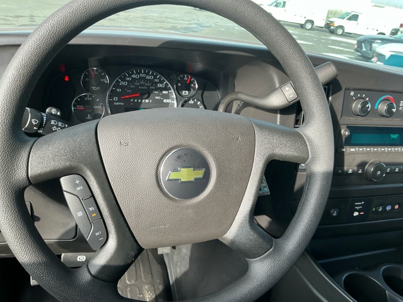 2025 Chevrolet Express Cutaway 3500 1WT