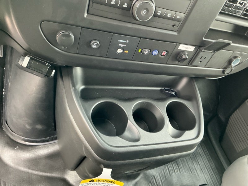 2025 Chevrolet Express Cutaway 3500 1WT