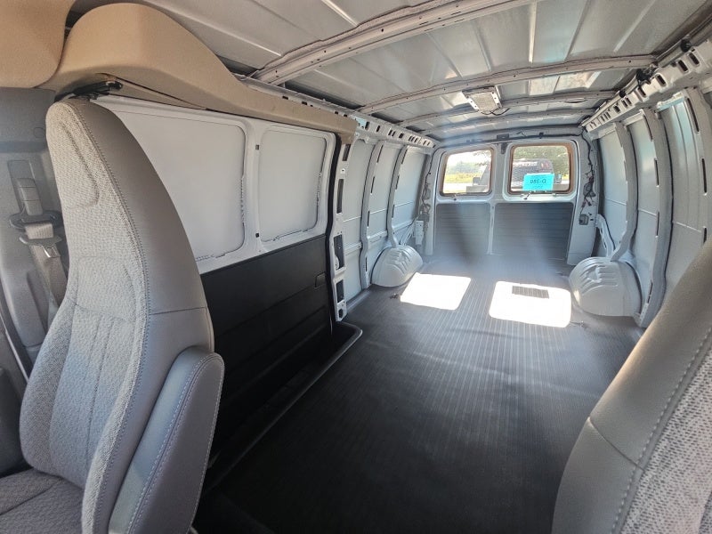 2026 Chevrolet Express Cargo 1WT