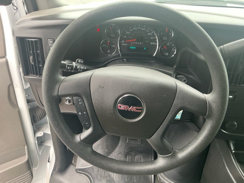 2025 GMC Savana Passenger LT
