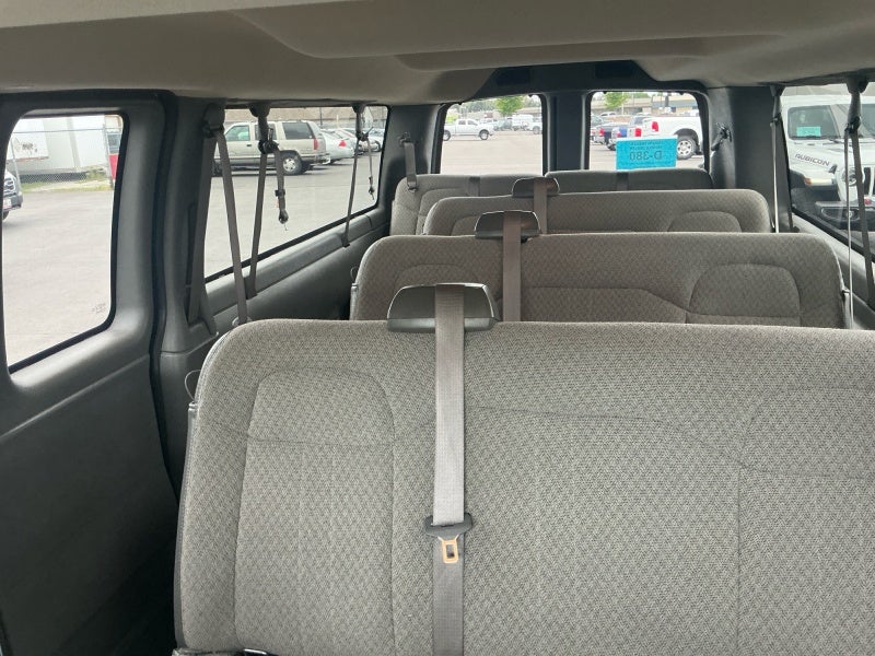 2025 GMC Savana Passenger LT