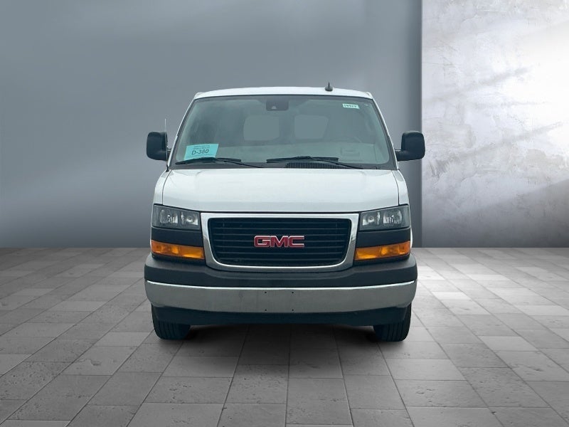 2025 GMC Savana Passenger LT