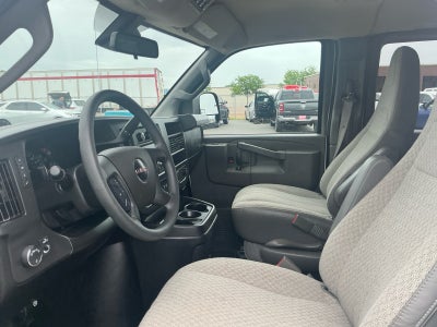 2025 GMC Savana Passenger LT