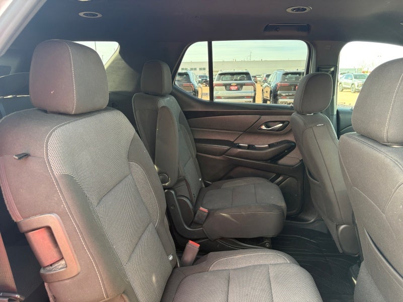 2022 Chevrolet Traverse LT Cloth