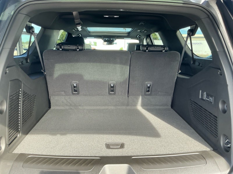 2027 Chevrolet Suburban LT