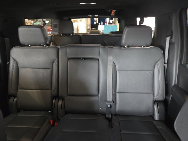 2025 Chevrolet Suburban LT