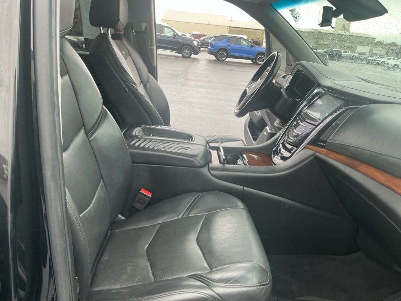 2017 Cadillac Escalade Luxury