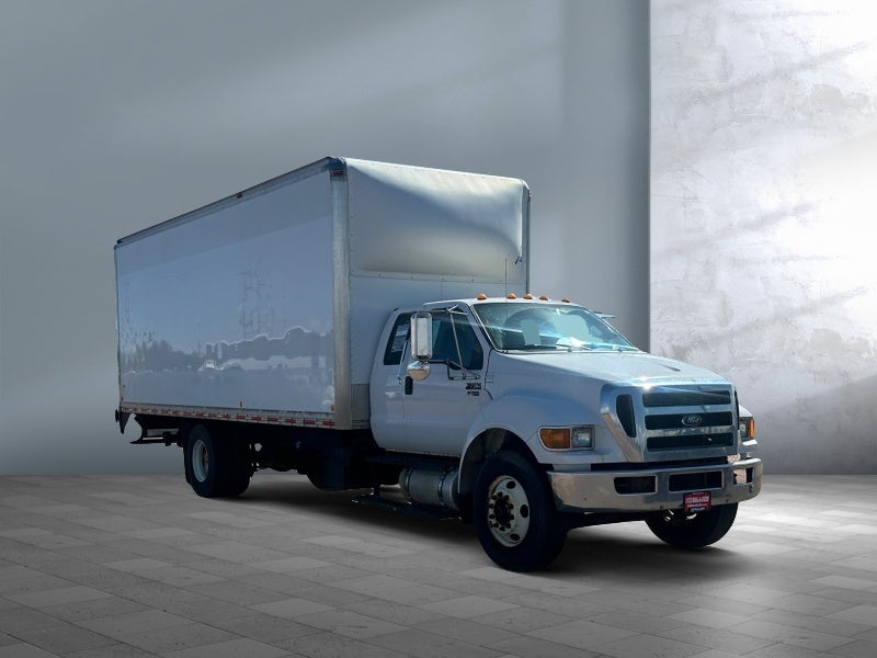 2012 Ford Super Duty F-750 Straight XL