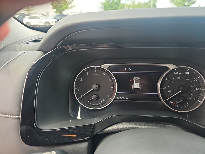 2025 Nissan Pathfinder SL