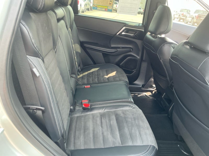 2022 Mitsubishi Outlander SE