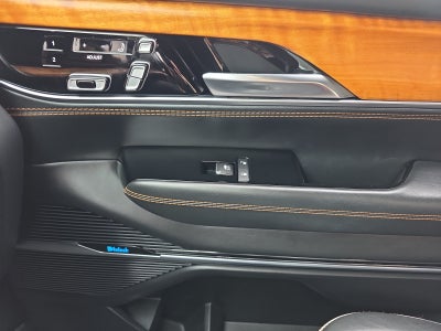 2022 Jeep Grand Wagoneer Series III