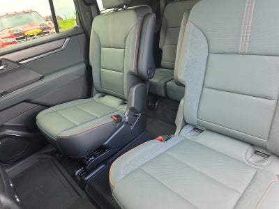 2025 GMC Acadia AT4