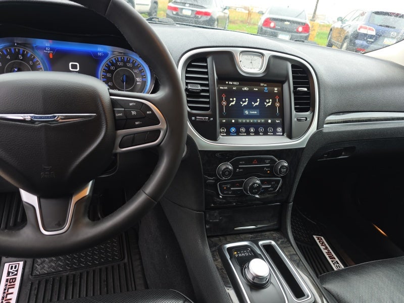 2023 Chrysler 300 Touring L