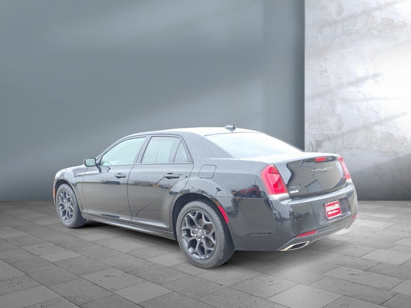 2023 Chrysler 300 Touring L