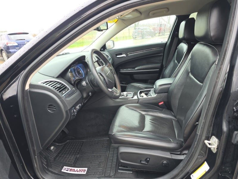 2023 Chrysler 300 Touring L