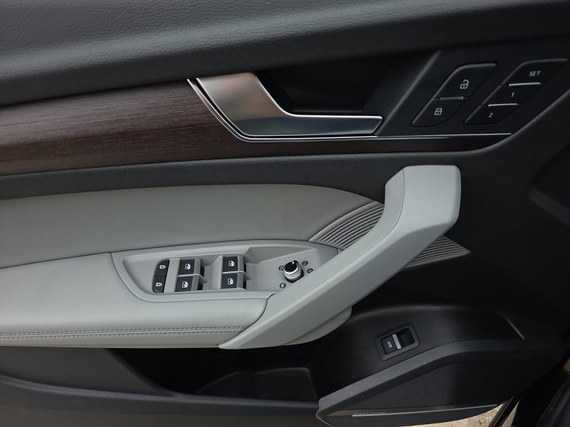 2022 Audi Q5 S line Premium Plus