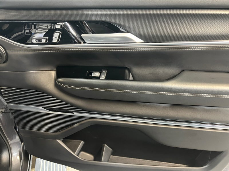 2024 Jeep Grand Wagoneer L Series II