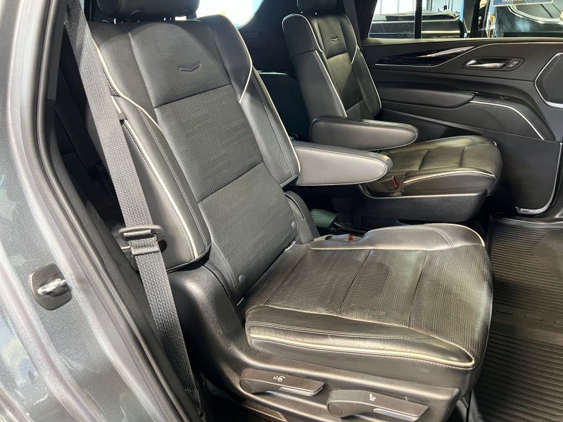 2022 Cadillac Escalade Sport