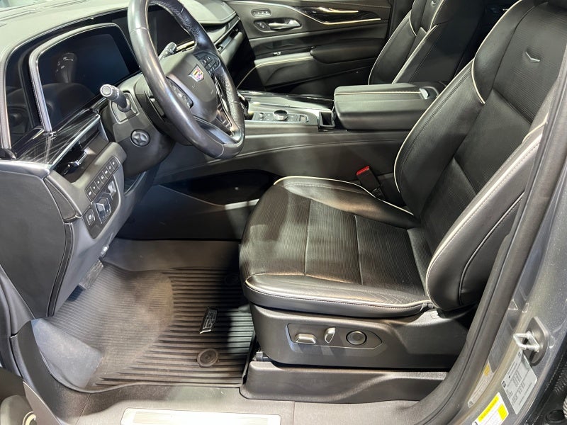 2022 Cadillac Escalade Sport