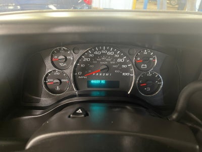 2025 Chevrolet Express Passenger 1LT