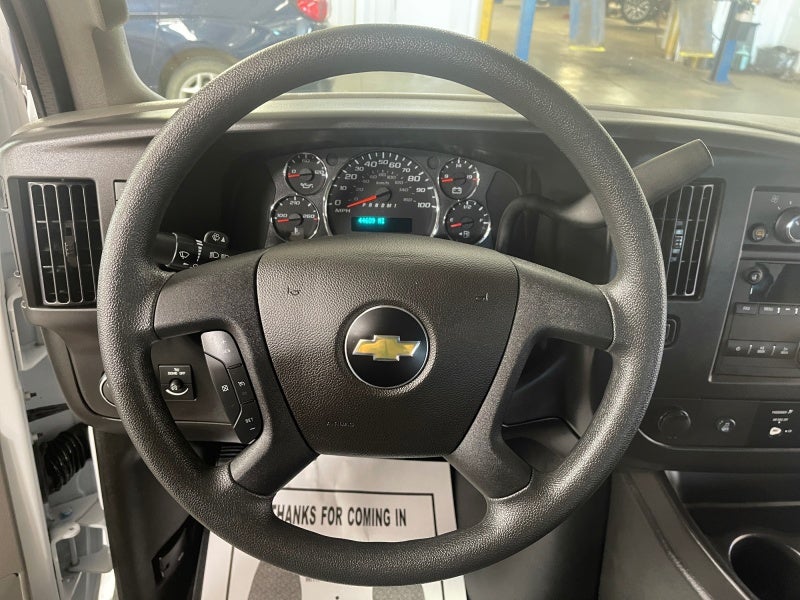 2025 Chevrolet Express Passenger 1LT