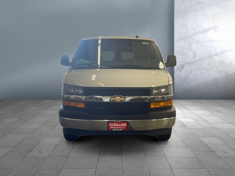 2025 Chevrolet Express Passenger 1LT