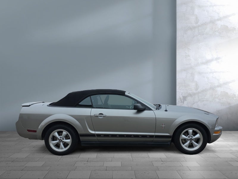 2008 Ford Mustang Deluxe
